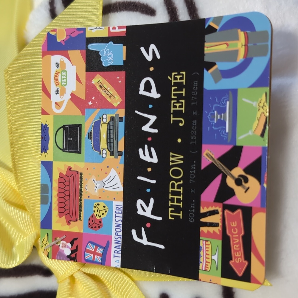 FRIENDS Central Perk ☕ Coffee Theme Cozy Plush Throw Blanket - Picture 5 of 7